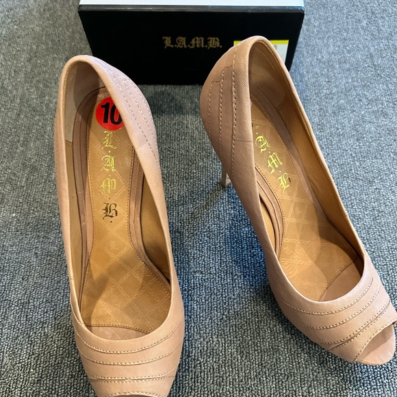 L.A.M.B peep toe pumps - Picture 8 of 9